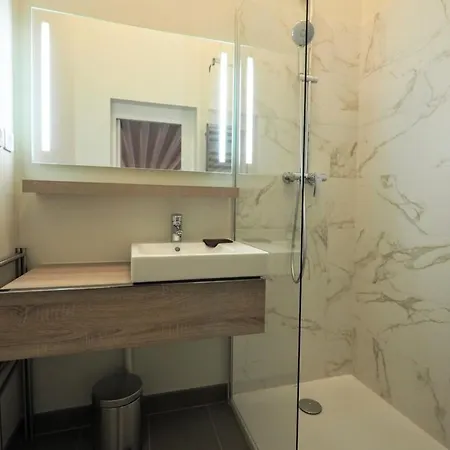 Moliere Chicsuites