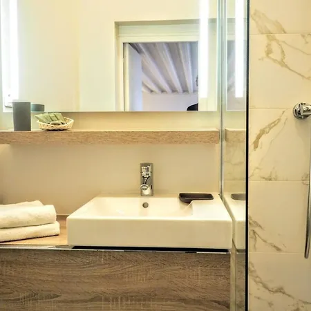 Moliere Chicsuites Διαμέρισμα *